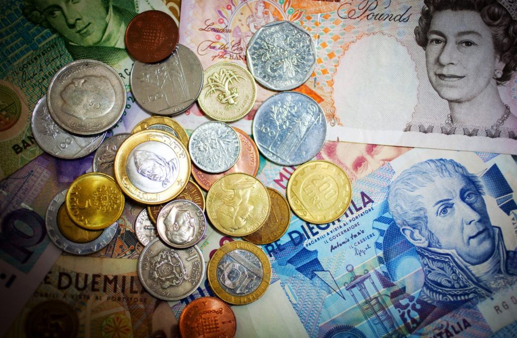 ゴルフボールダイバー_大量の海外のお金