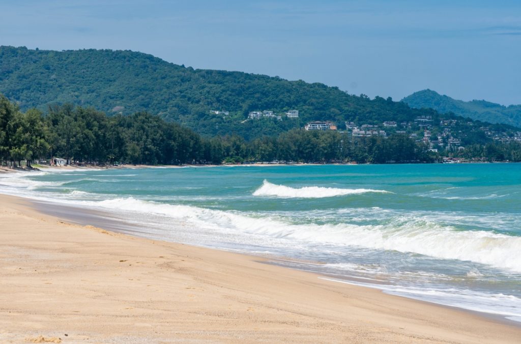 タイ・プーケットでサーフトリップ_波乗りサーフィン_プーケットのビーチ