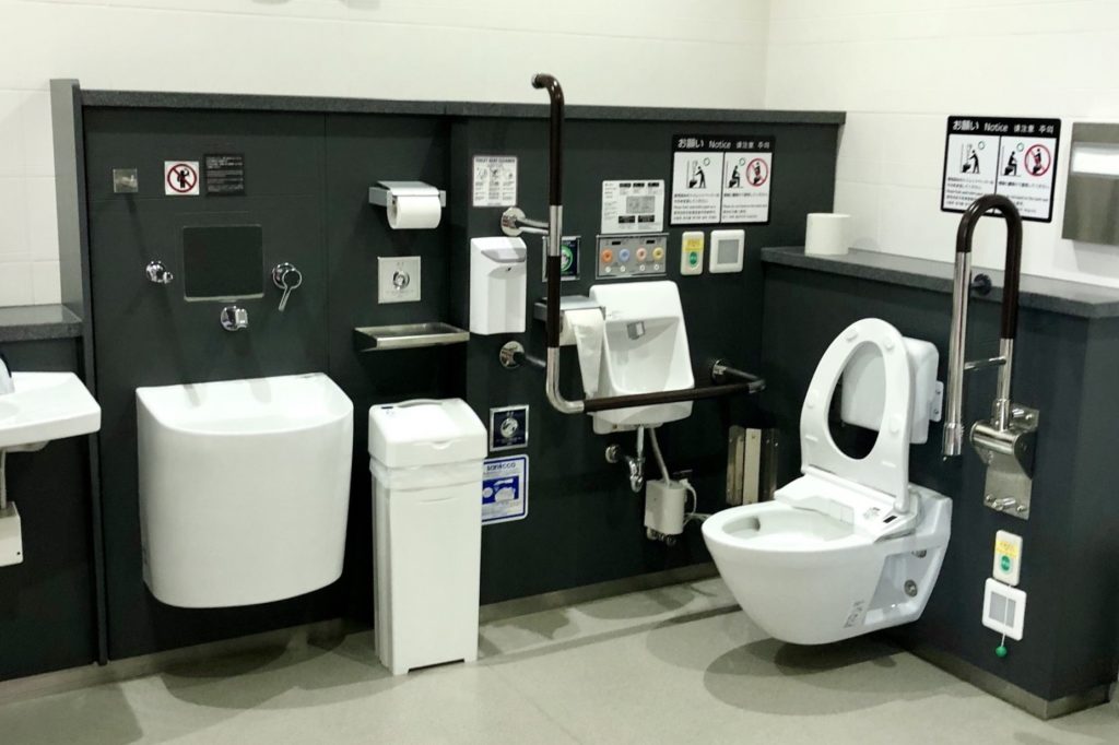 トイレ_日本のトイレはきれいすぎる