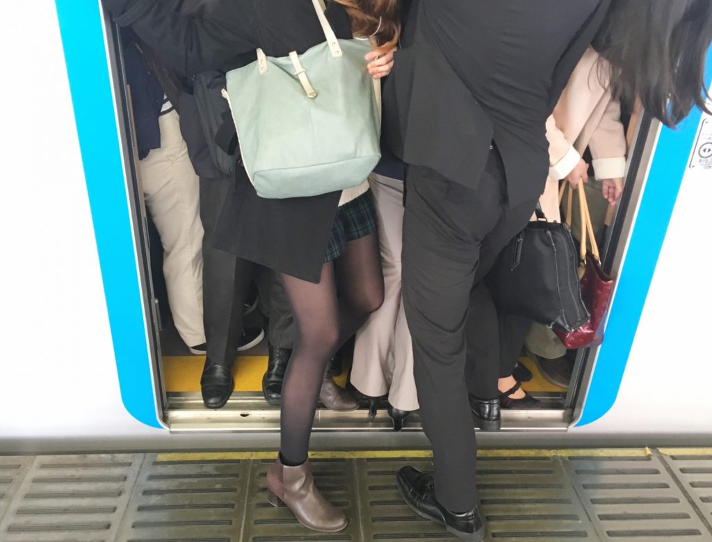 乗車率_満員電車_ぎゅうぎゅう