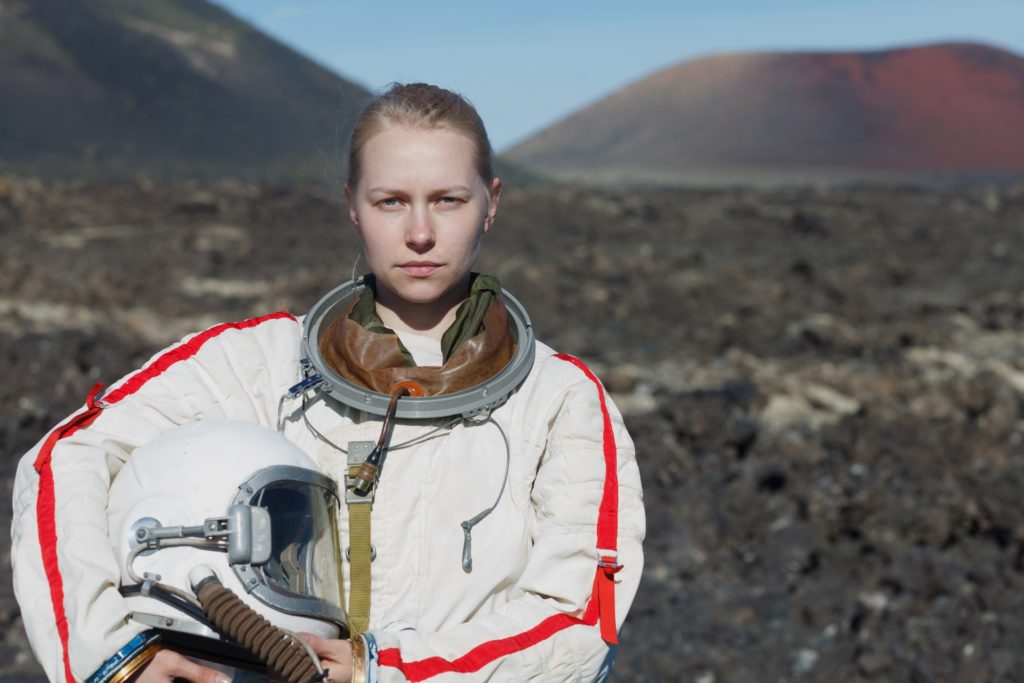 人類が住めそうな惑星_惑星に行く女性