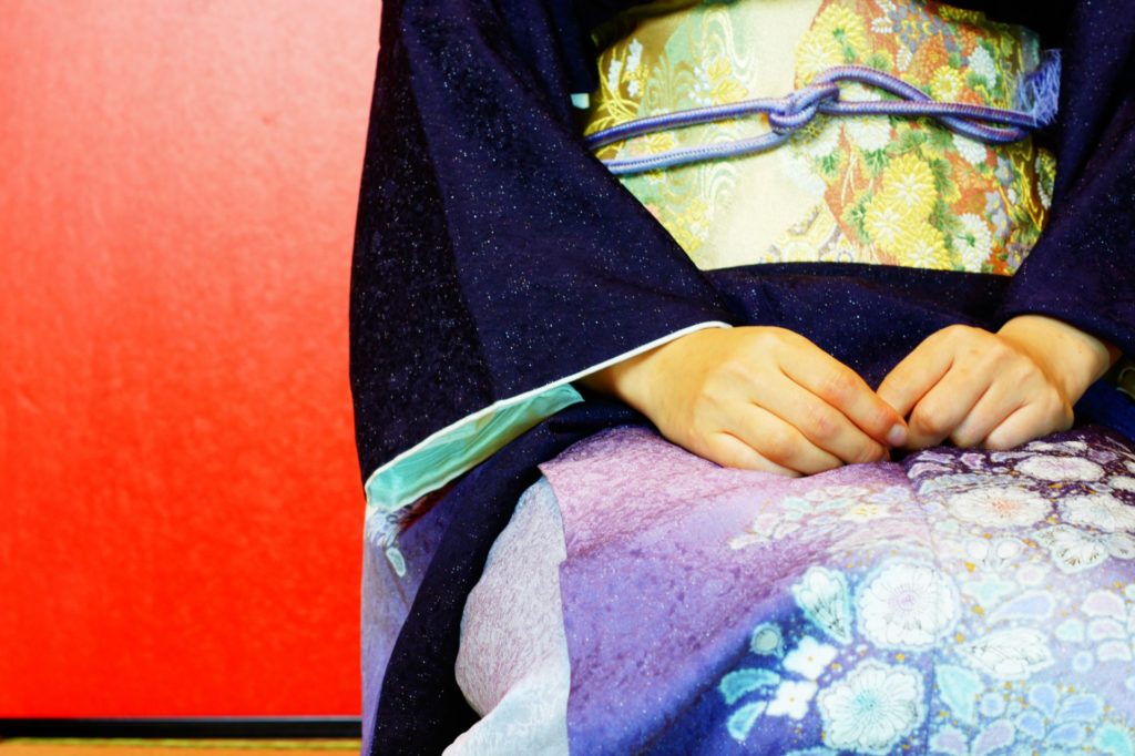 外国人が驚く日本のマナー_正座