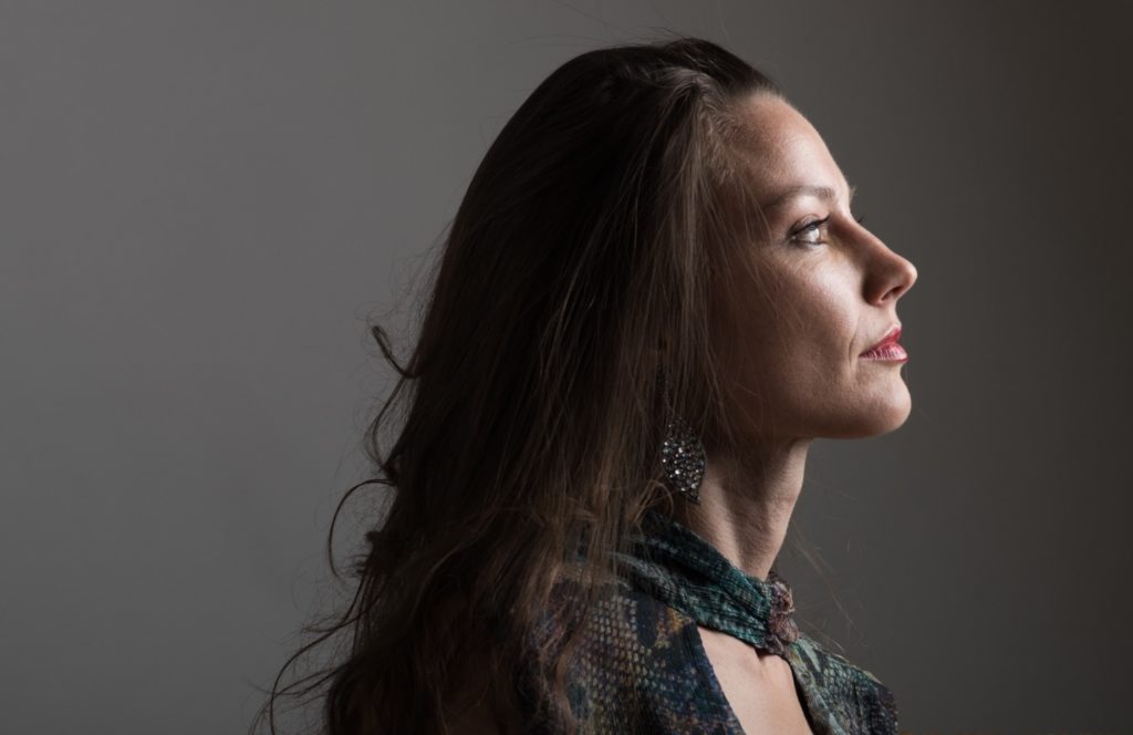 美人の条件_横顔美人