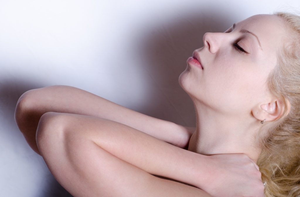 肩こり_白人女性