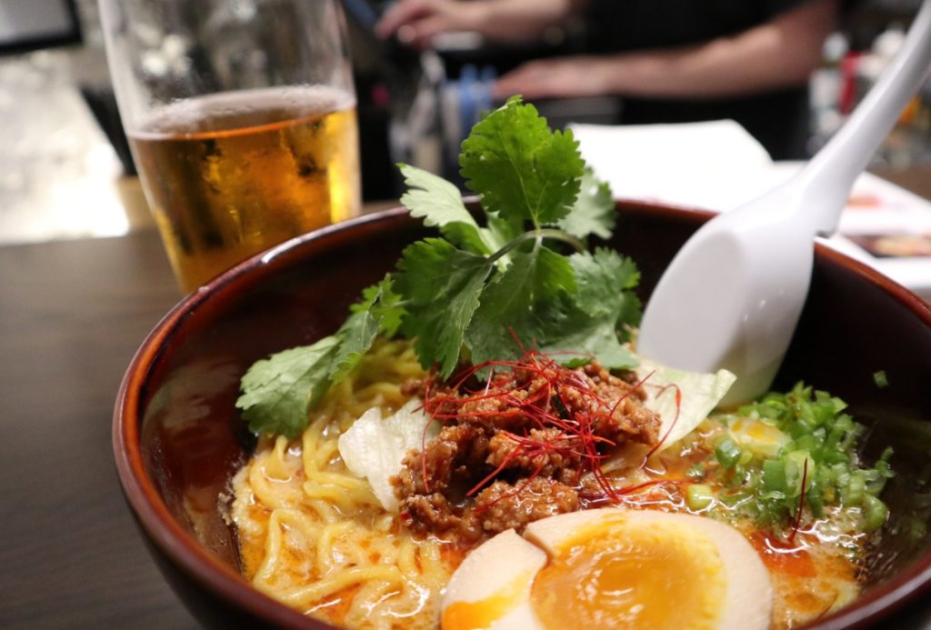 飲んだあとのラーメンは美味い_担々麺